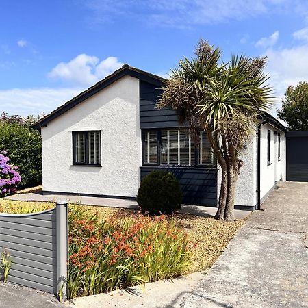 Stylish Modern Home With Parking Enclosed Garden Holyhead Dış mekan fotoğraf