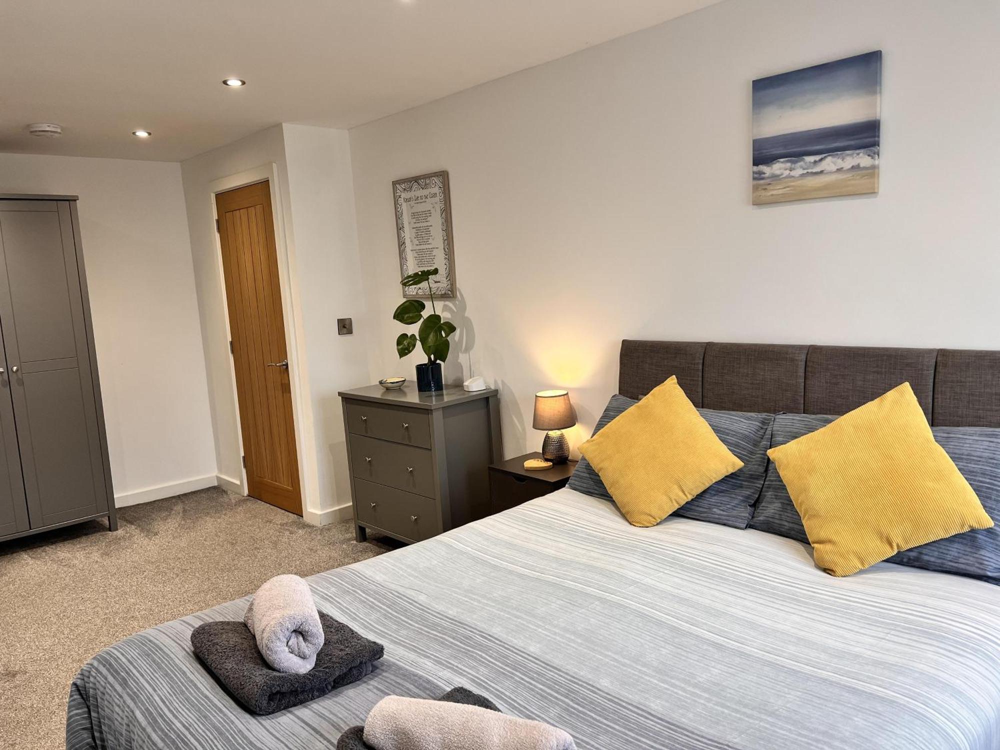 Stylish Modern Home With Parking Enclosed Garden Holyhead Dış mekan fotoğraf