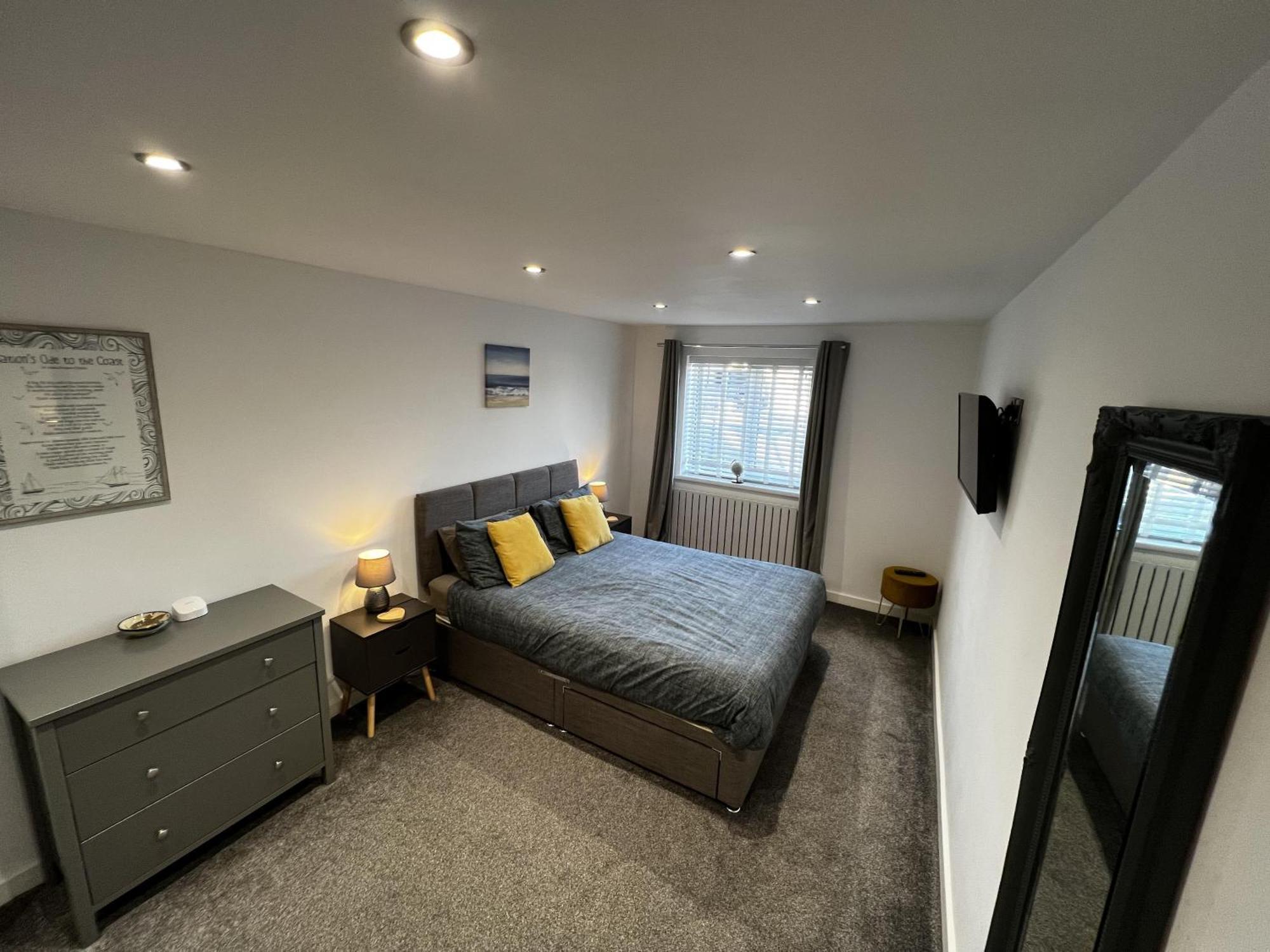 Stylish Modern Home With Parking Enclosed Garden Holyhead Dış mekan fotoğraf