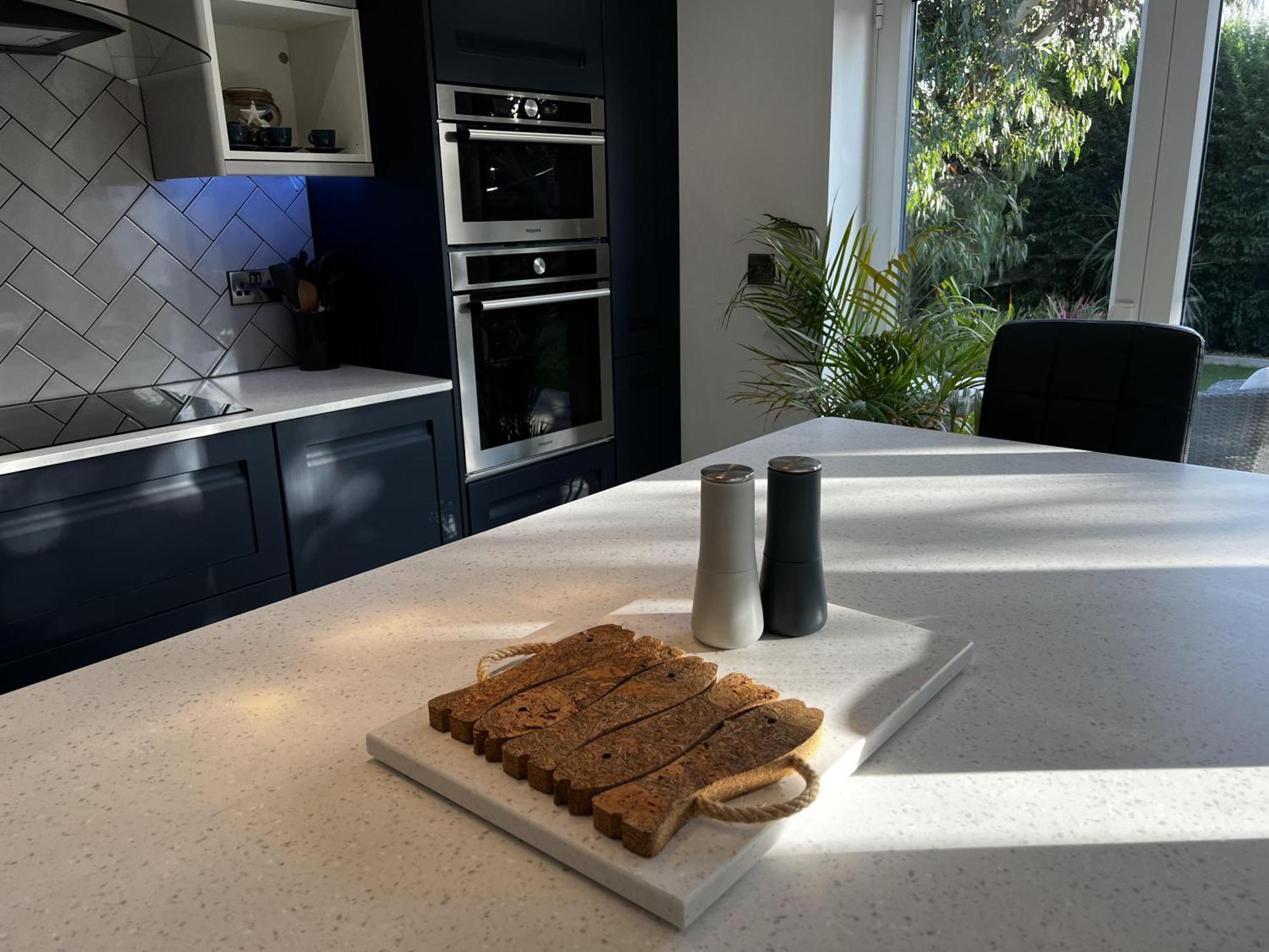Stylish Modern Home With Parking Enclosed Garden Holyhead Dış mekan fotoğraf
