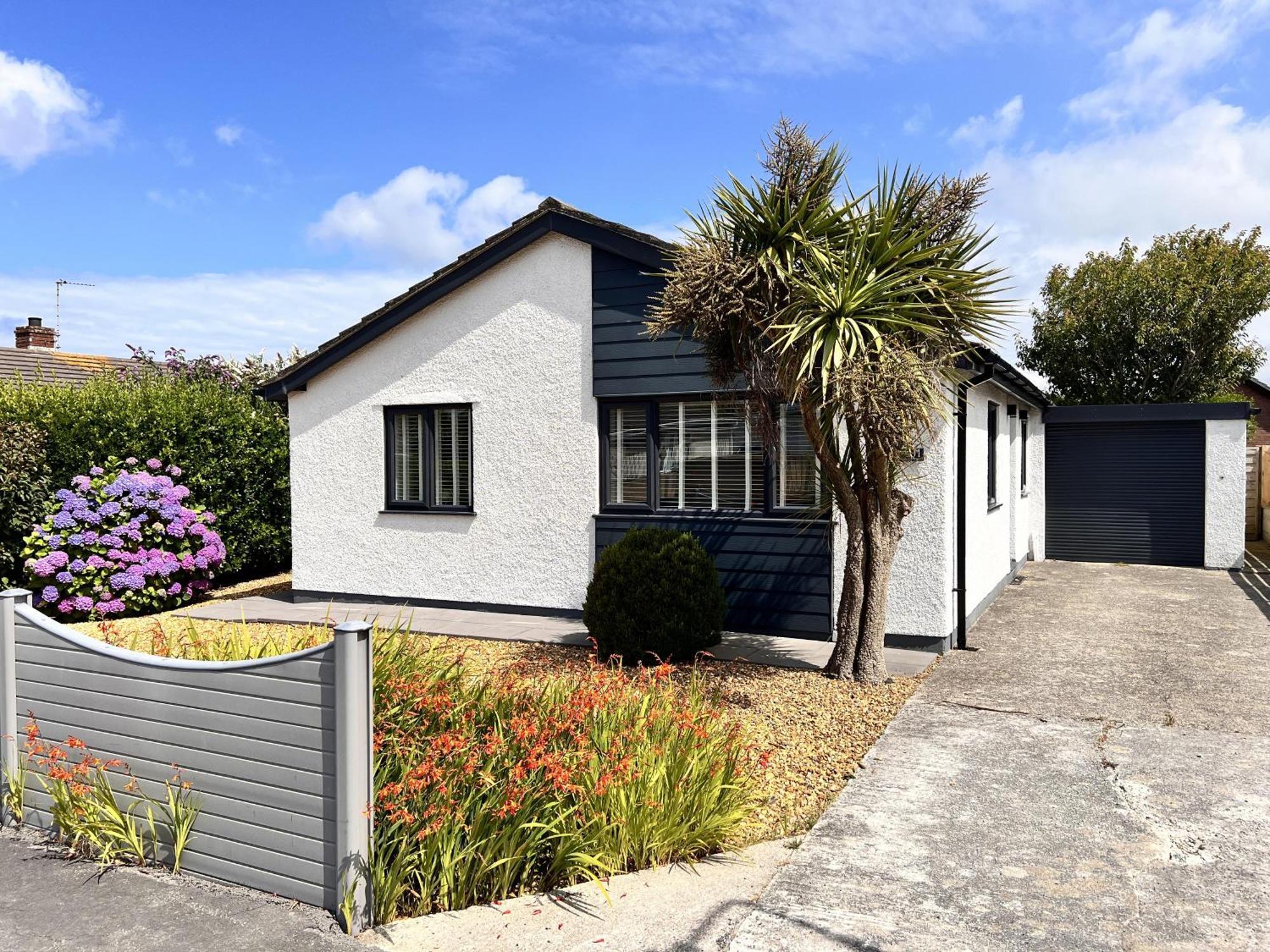 Stylish Modern Home With Parking Enclosed Garden Holyhead Dış mekan fotoğraf